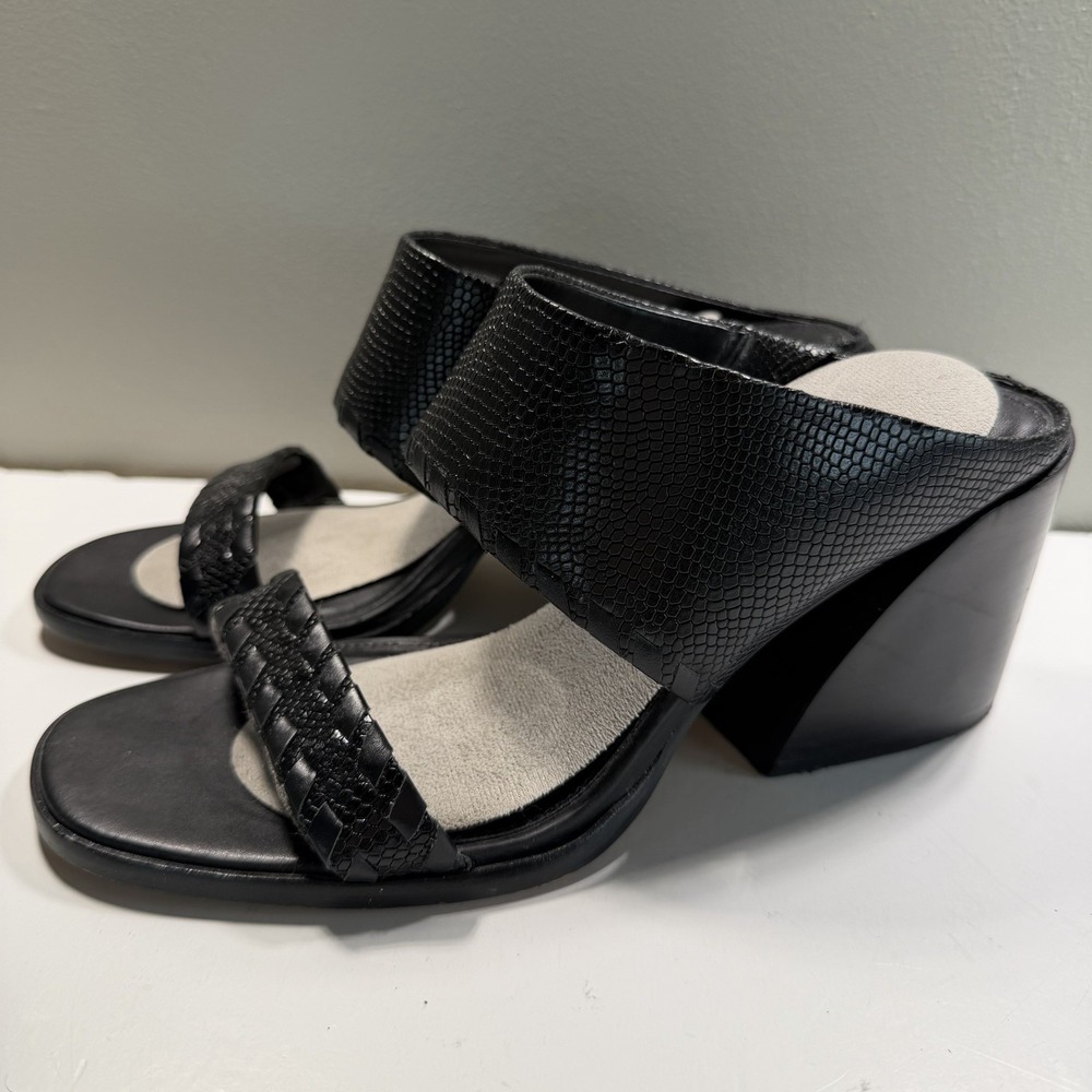 Vince Camuto Block Heel Two Strap Sandal 9 Slip On Comfort Open Toe